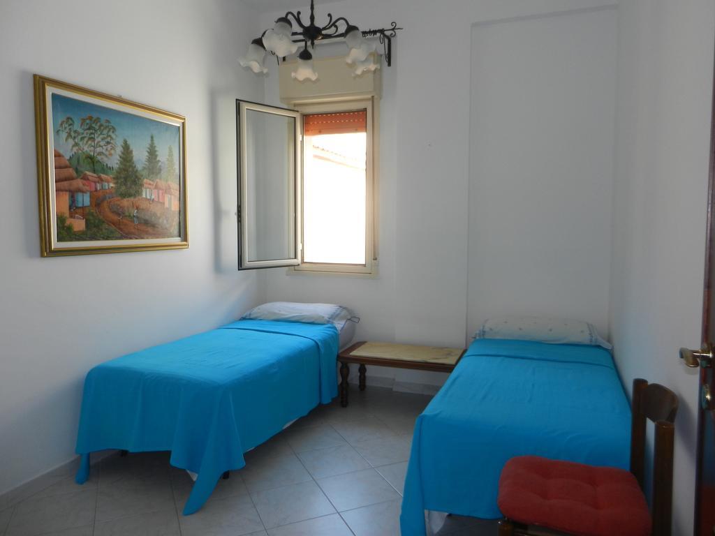 Ferienwohnung Leonardo Capaci Zimmer foto